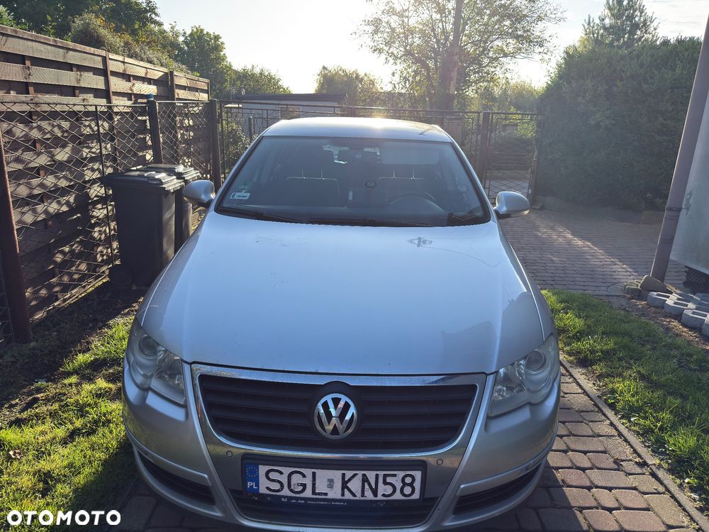 Volkswagen Passat 2.0 TDI DPF BlueMot Comfortline - 1