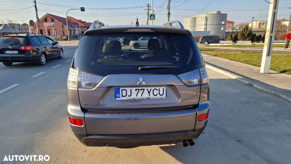 Mitsubishi Outlander 2.2 DI-D NAVI Instyle - 3