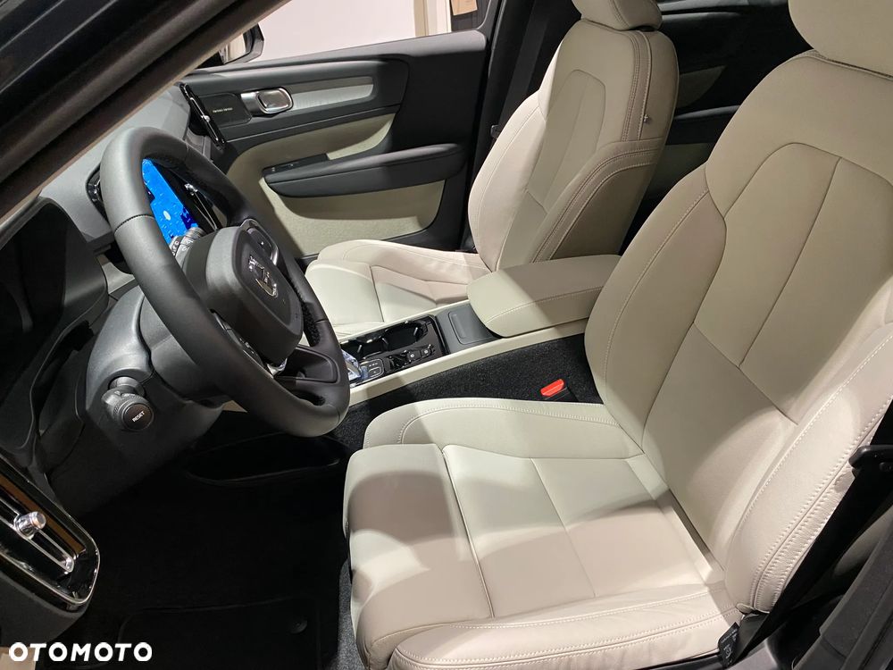 Volvo XC 40 B3 Ultra Dark - 4