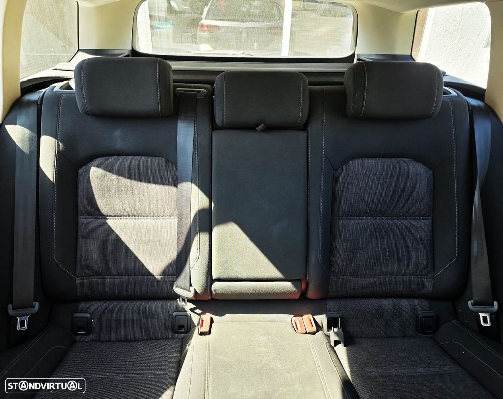 VW Passat Variant 1.6 TDI Confortline DSG - 11
