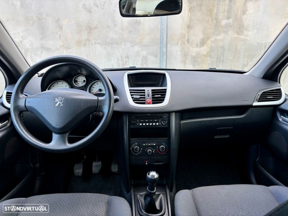 Peugeot 207 1.4 16V Trendy - 5