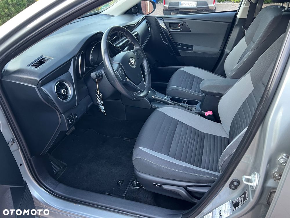 Toyota Auris 1.8 HSD Prestige - 16