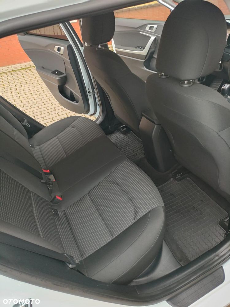 Kia Ceed 1.6 CRDi mHEV L Business Line - 21