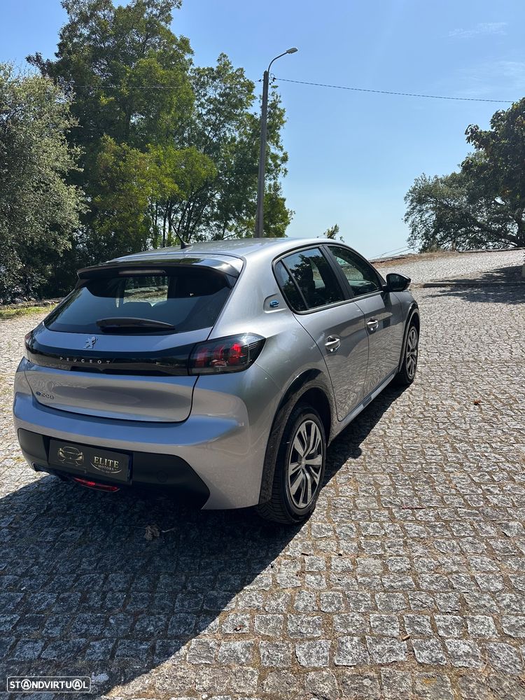 Peugeot e-208 - 11