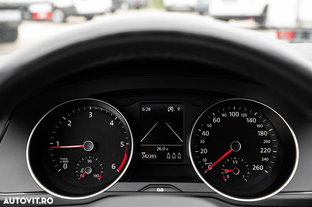 Volkswagen Passat 2.0 TDI DSG Comfortline - 7