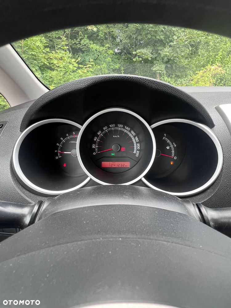 Kia Venga - 14
