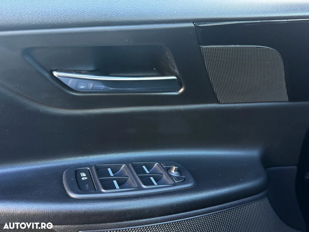 Jaguar XE 2.0 Prestige - 33