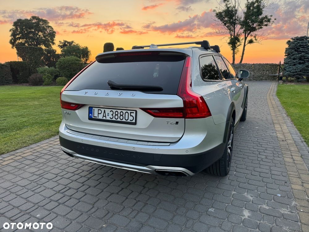 Volvo V90 Cross Country T6 AWD - 11