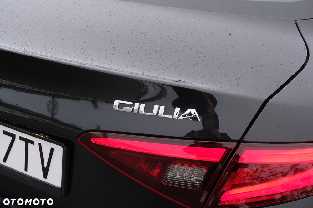 Alfa Romeo Giulia 2.0 Turbo 16V AT8 Veloce - 11