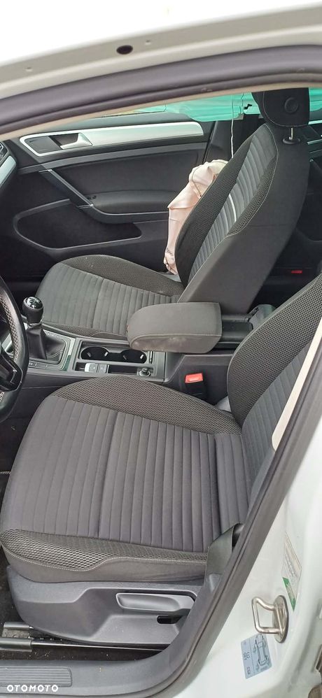 Volkswagen Golf 2.0 TDI BlueMotion Technology Cup - 12