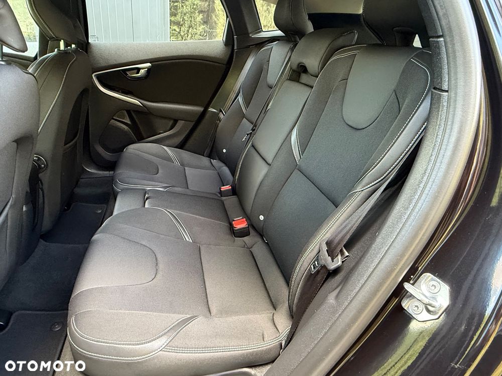 Volvo V40 D2 Geartronic Momentum - 27