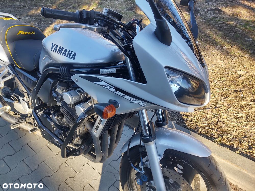 Yamaha FZS - 2