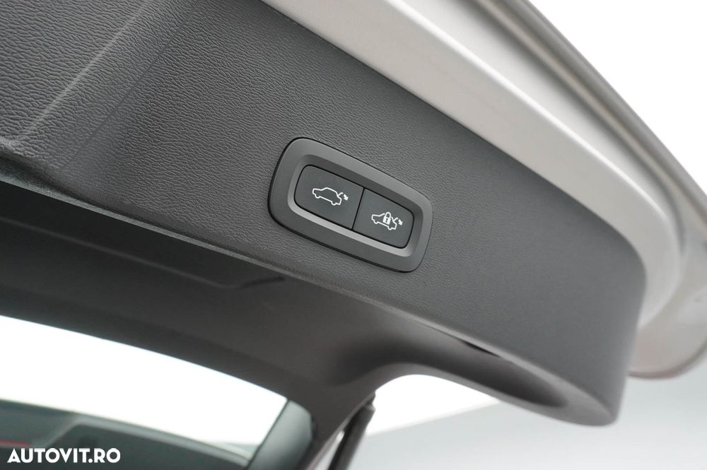 Volvo XC 40 T5 Recharge DKG Plus Dark - 40