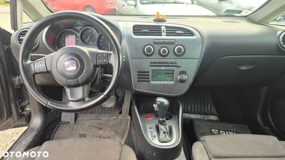 Seat Leon 2.0 TDI Stylance DSG - 12