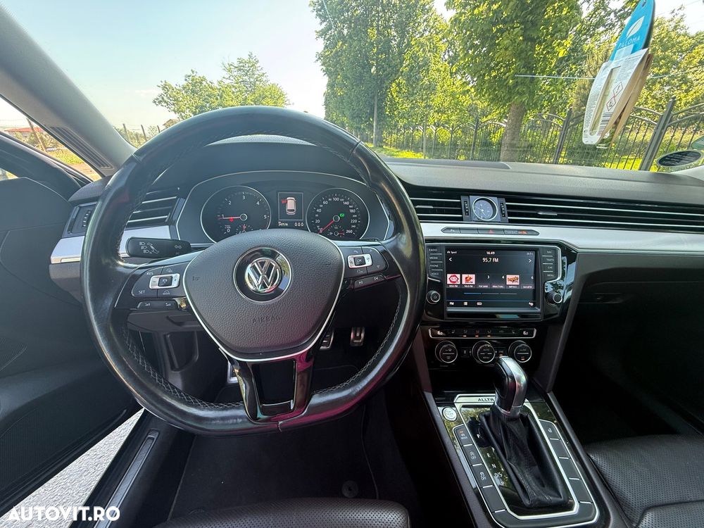 Volkswagen Passat - 11