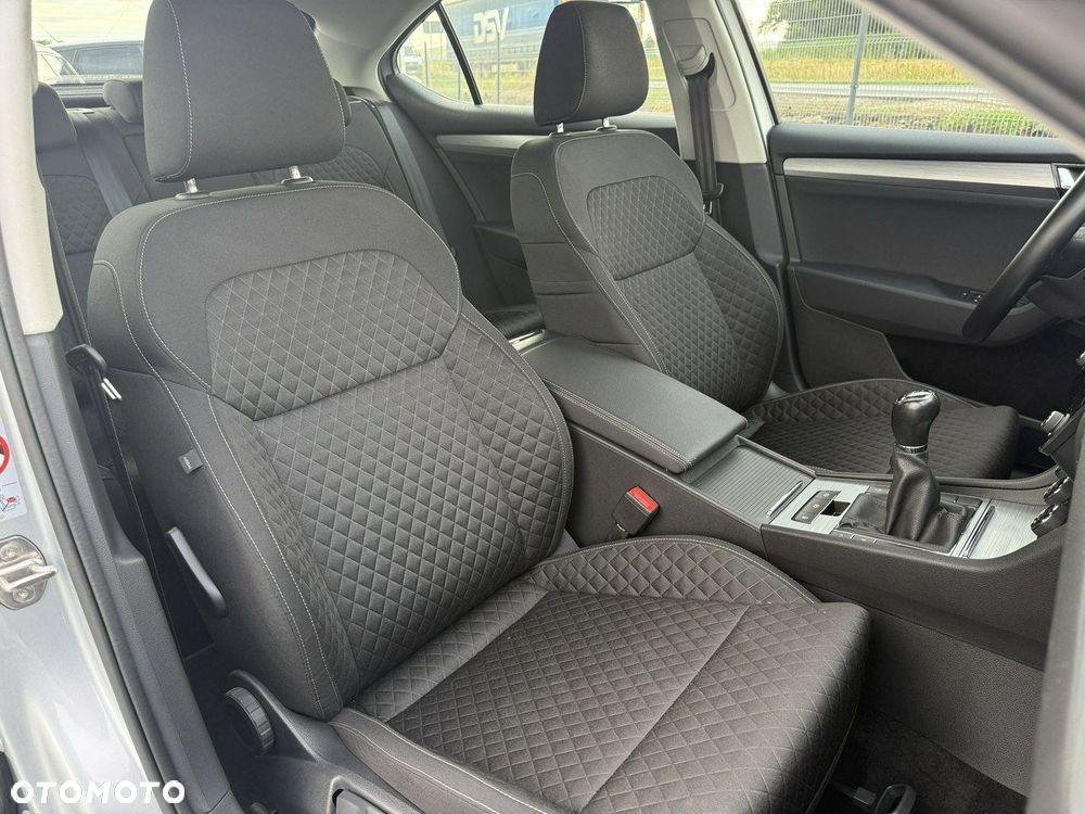 Skoda Superb 2.0 TDI SCR Ambition - 27