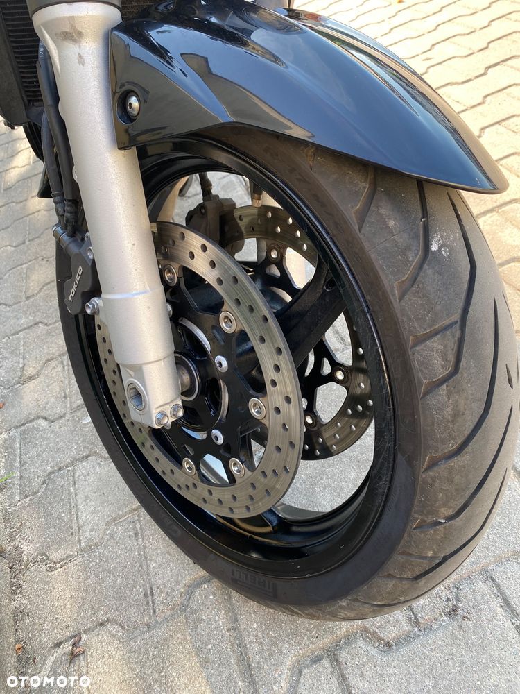 Suzuki GSR - 9