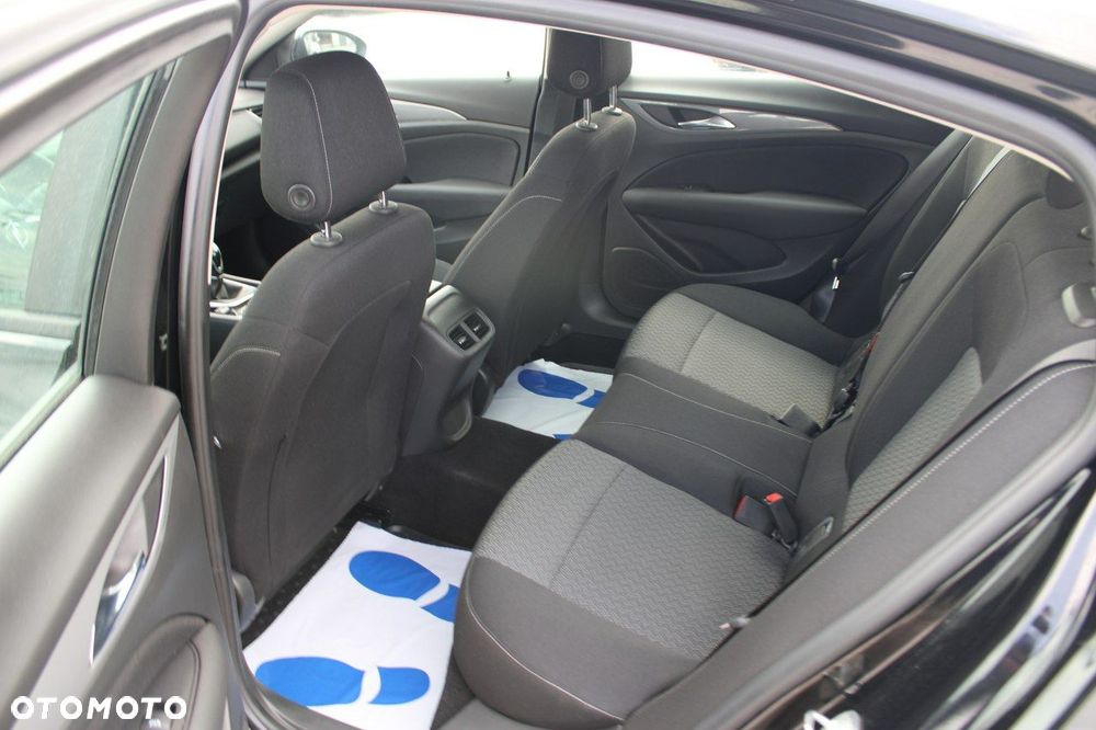 Opel Insignia - 15