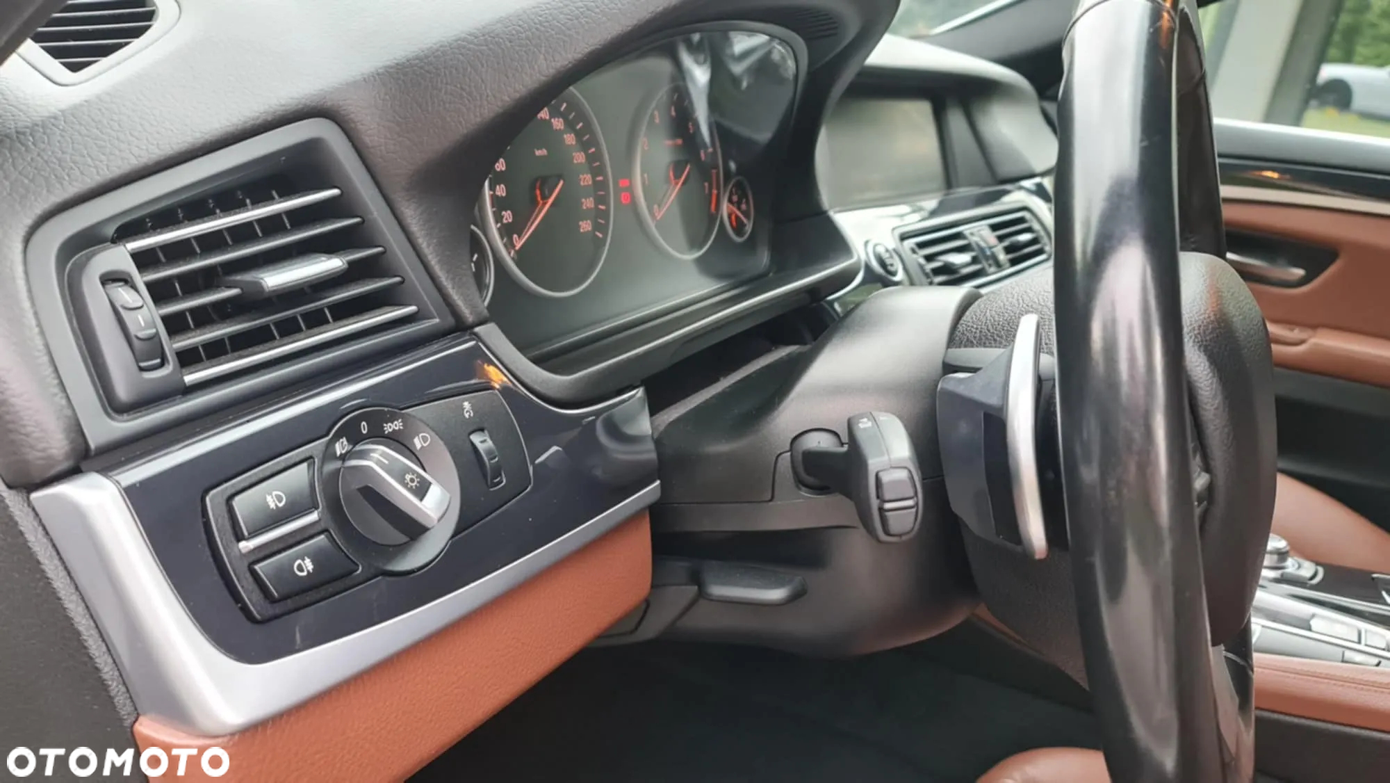 BMW Seria 5 520i Touring Sport-Aut - 9
