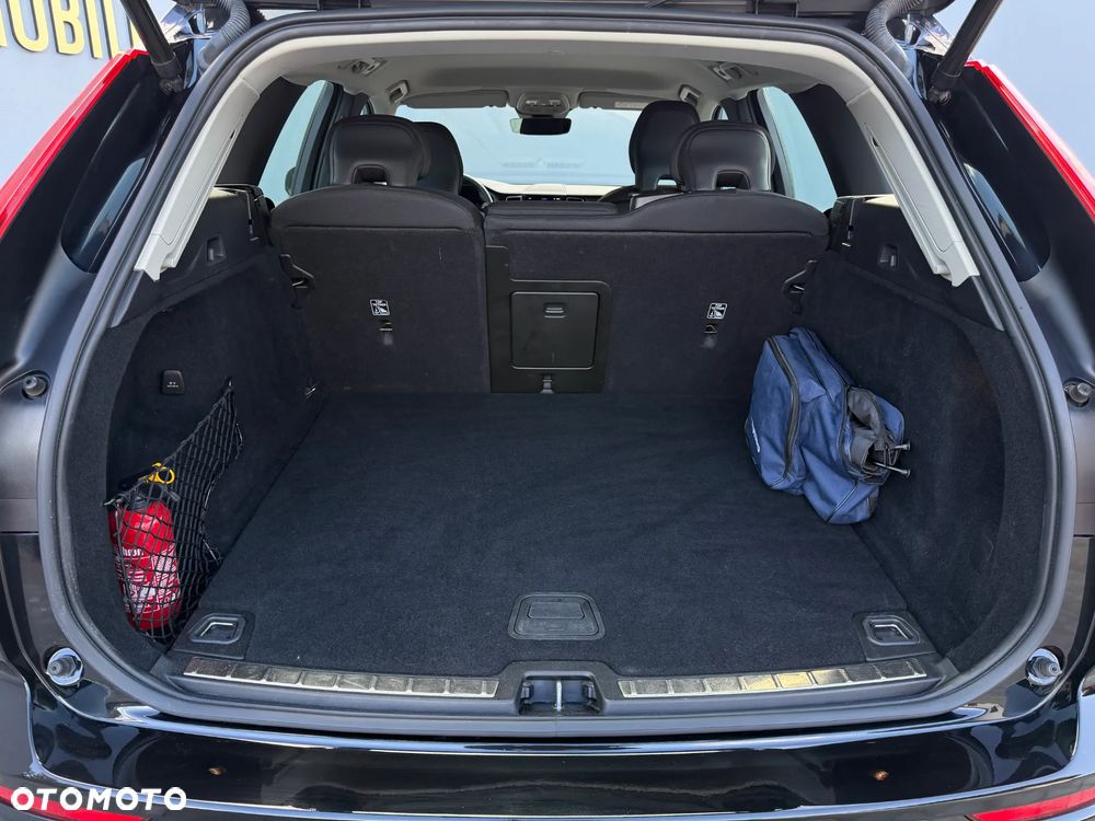 Volvo XC 60 B4 B Momentum - 28