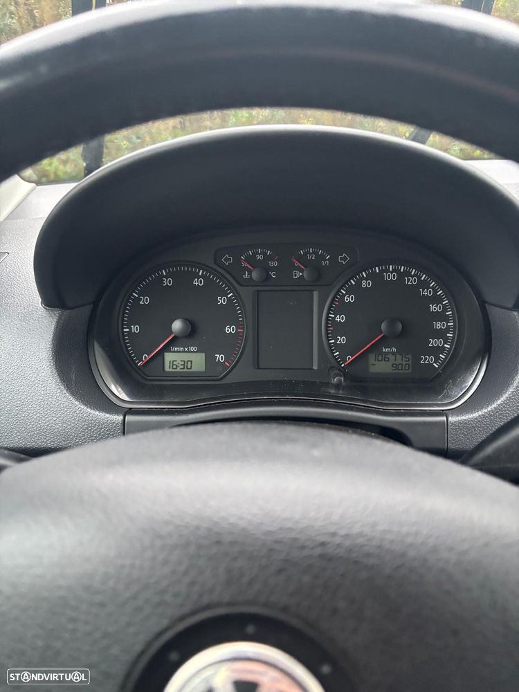 VW Polo 1.2 Conceptline - 11