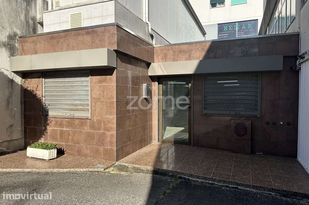 Loja com 2 espaços (R/C + Cave), em Carcavelos - Grande imagem: 4/15