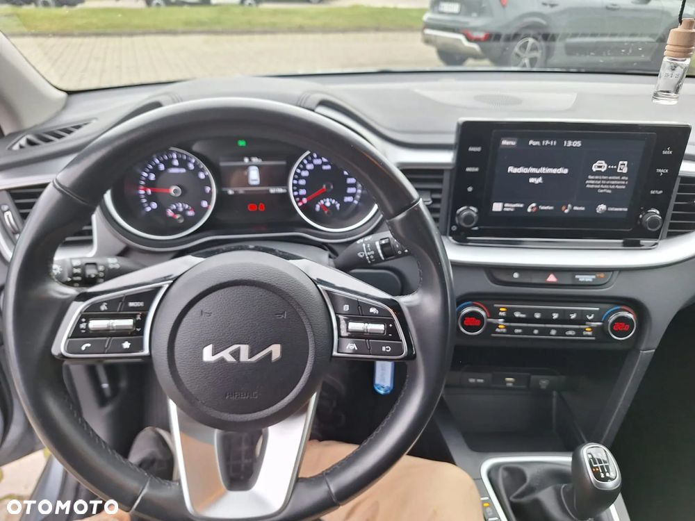 Kia Ceed 1.5 T-GDI M - 11