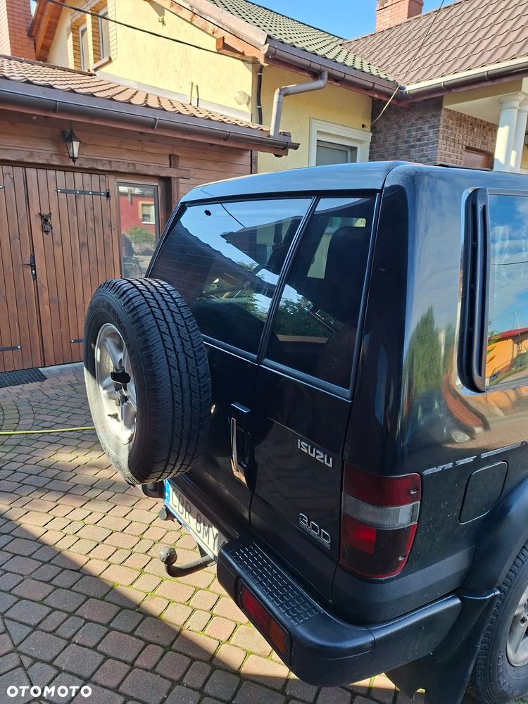 Isuzu Trooper - 8