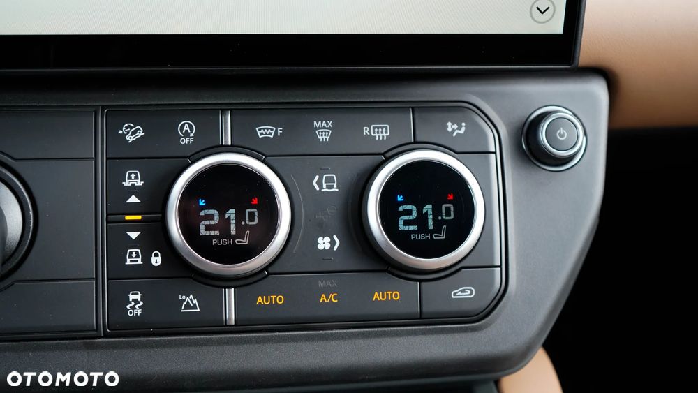 Land Rover Defender 3.0 D350 mHEV X-Dynamic HSE - 24