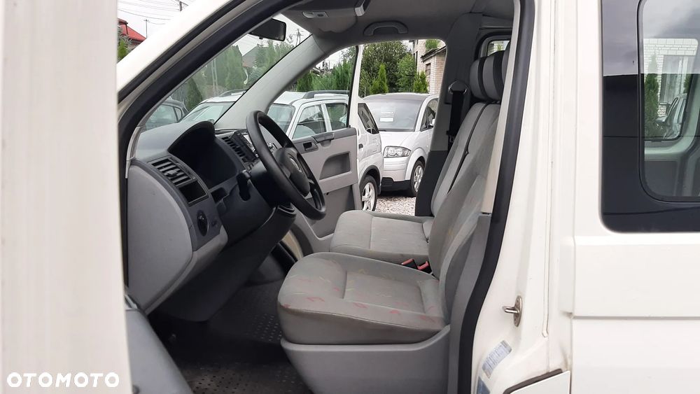 Volkswagen Caravelle - 6
