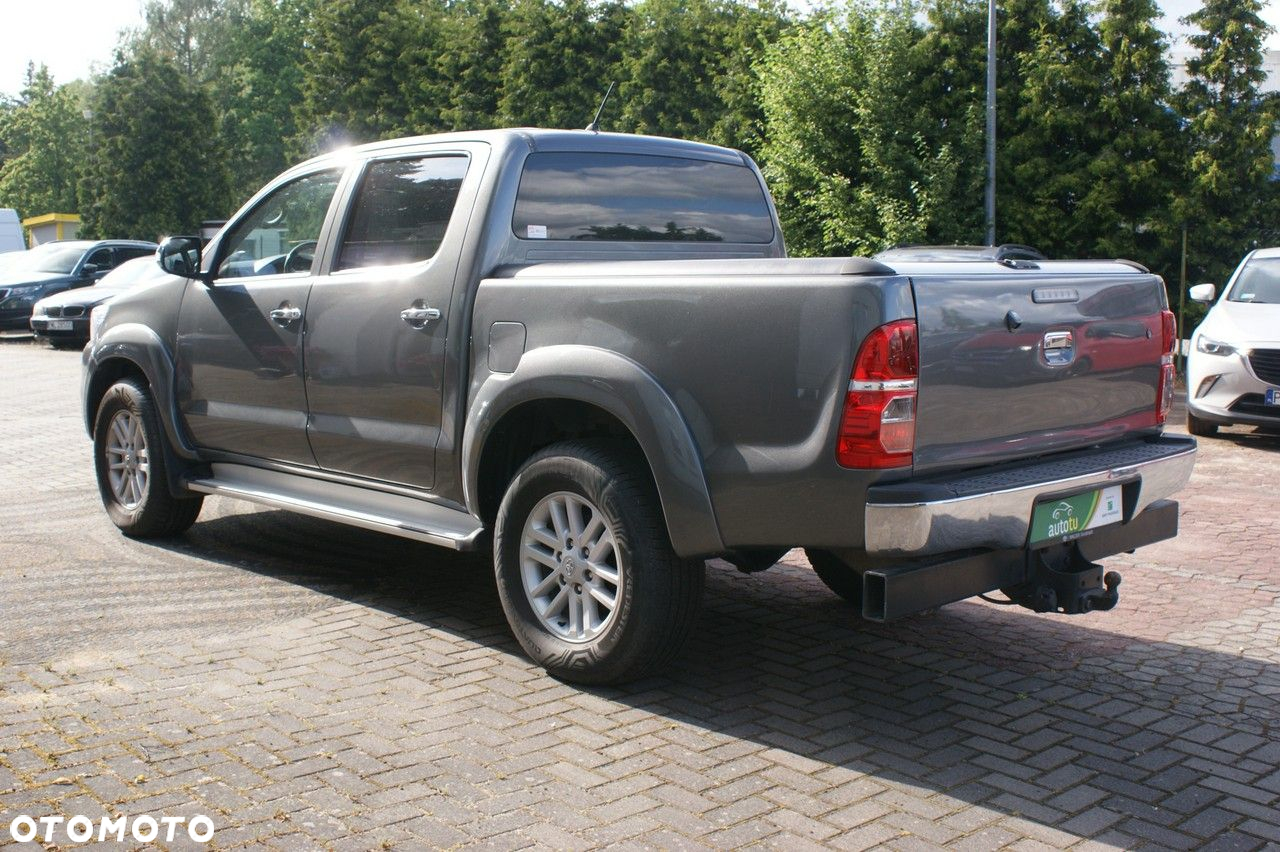Toyota Hilux - 10