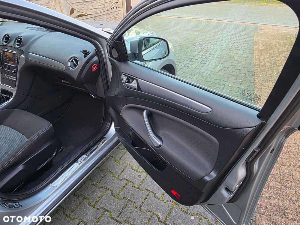 Ford Mondeo 2.0 TDCi Ambiente - 27