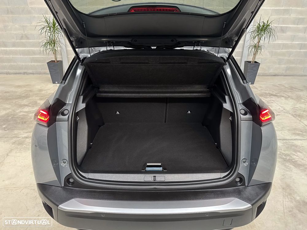 Peugeot 2008 1.2 PureTech Allure Pack EAT8 - 44