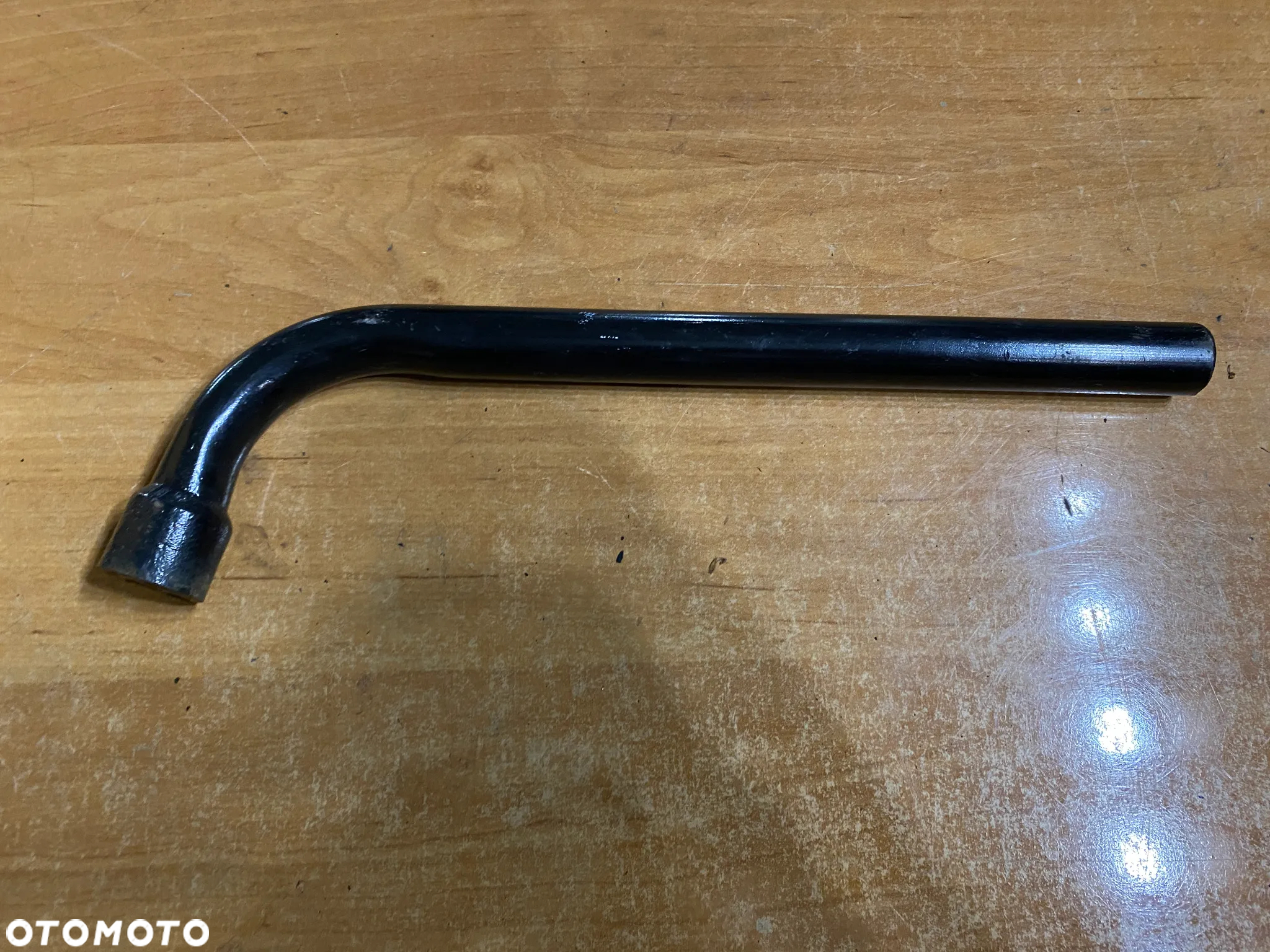 KLUCZ DO KÓŁ HAK HOLOWNICZY UCHO VW MERCEDES BMW OPEL FORD ITP. - 19