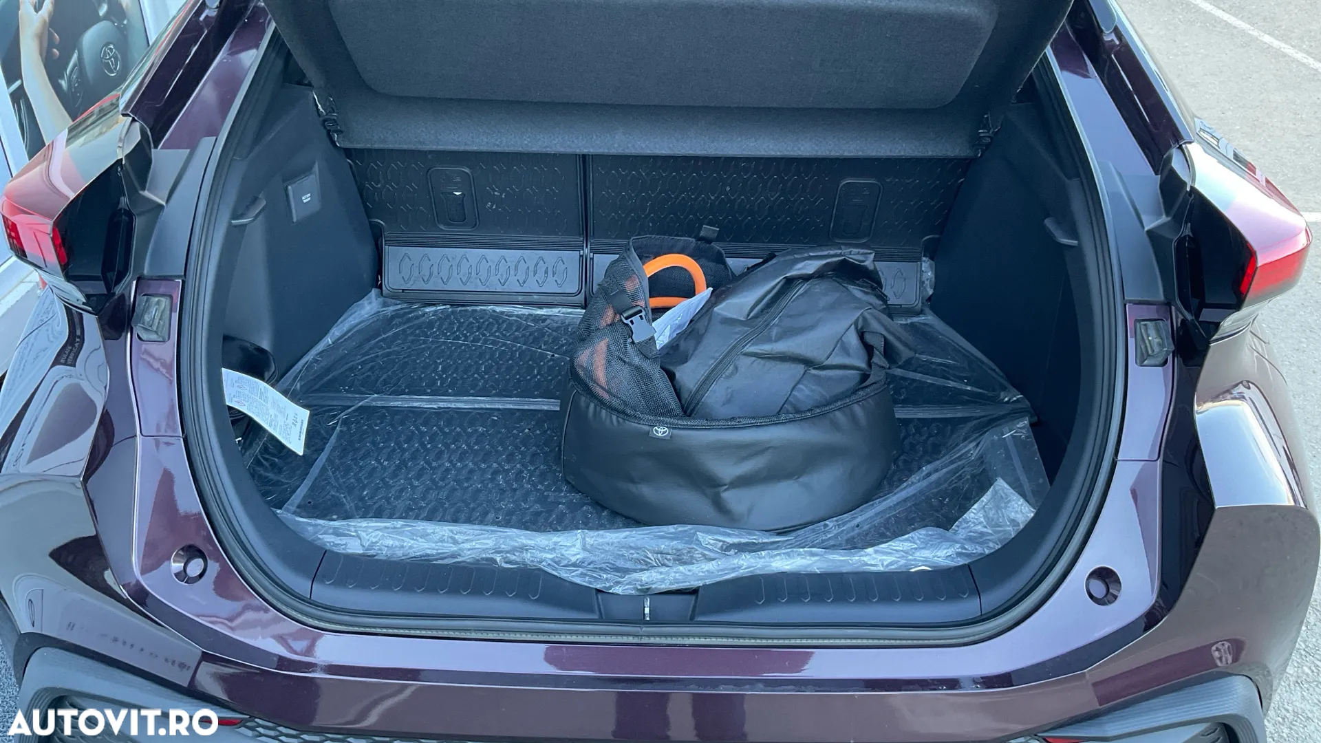 Toyota C-HR 2.0 PHEV 223 CP 4x2 CVT Dynamic - 11