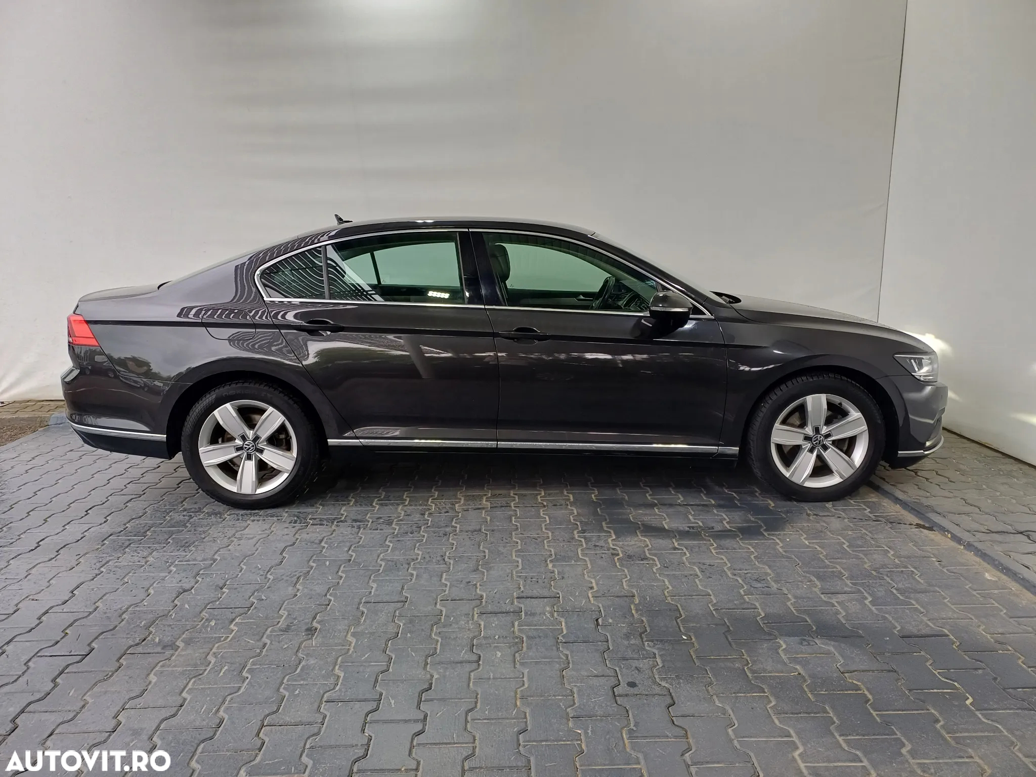Volkswagen Passat 2.0 TDI DSG Highline - 33