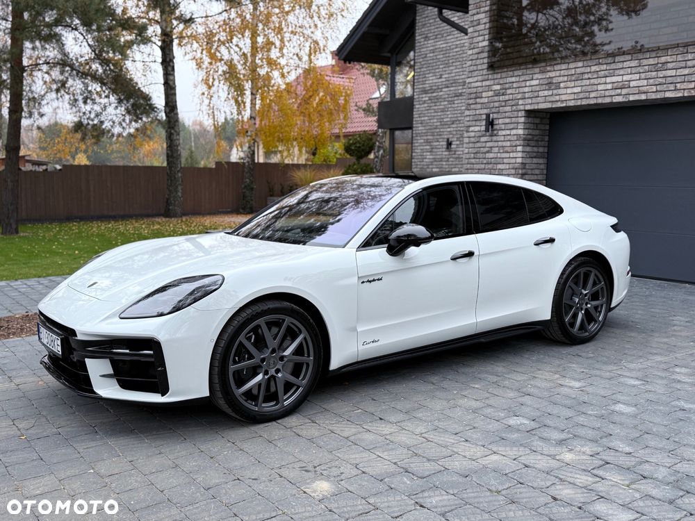 Porsche Panamera - 4