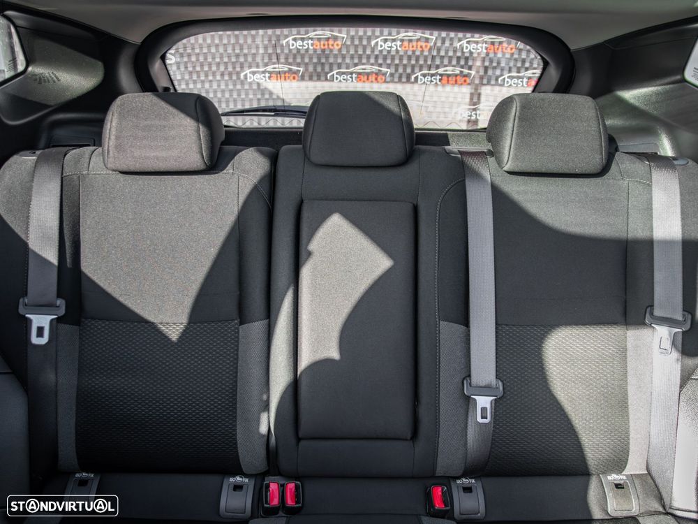 Nissan Qashqai 1.5 dCi N-Connecta J18 - 19