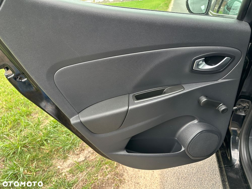 Renault Clio 1.2 16V 75 LIMITED - 26