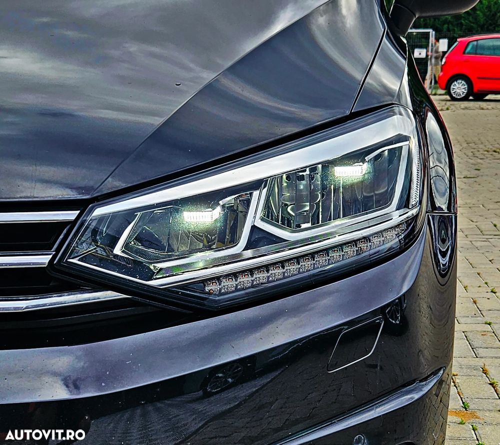 Volkswagen Touran - 17