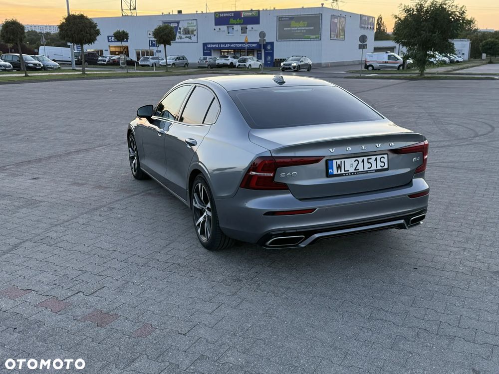 Volvo S60 B4 B R-Design - 4