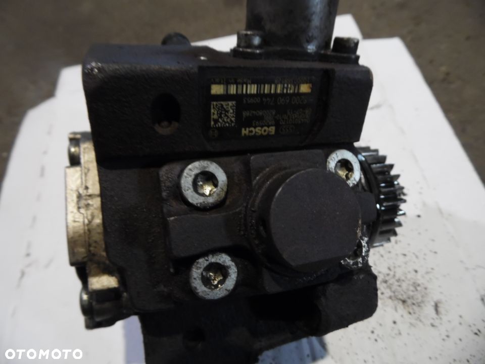 POMPA WTRYSKOWA RENAULT 2.0D  0445010170 - 2