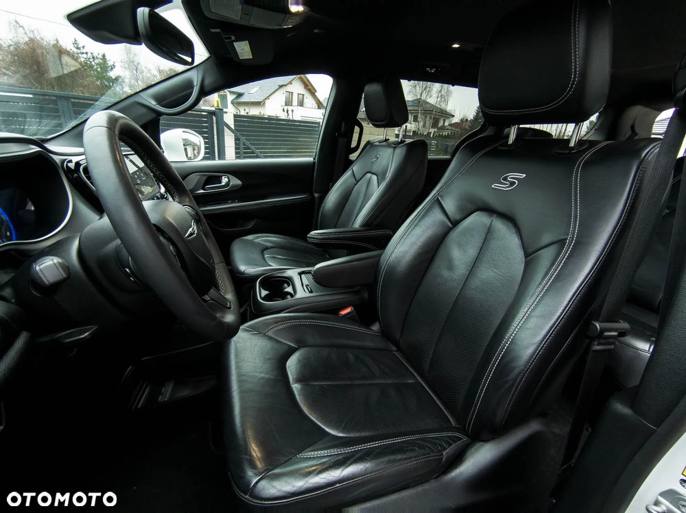 Chrysler Pacifica - 22