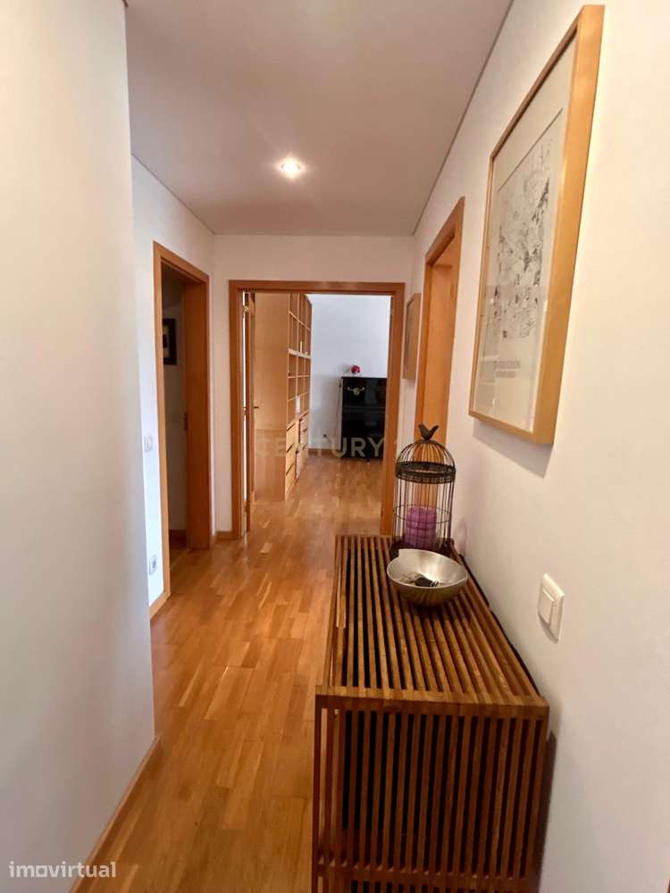 Apartamento T2 · 110 m² · Laranjeiras | Arrendamento | Mobilado | Gara - Grande imagem: 4/24