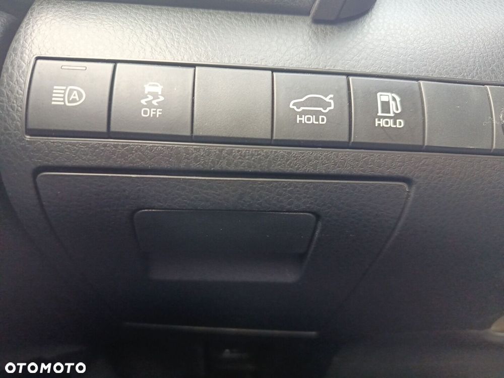 Toyota Camry 2.5 Hybrid Comfort CVT - 21