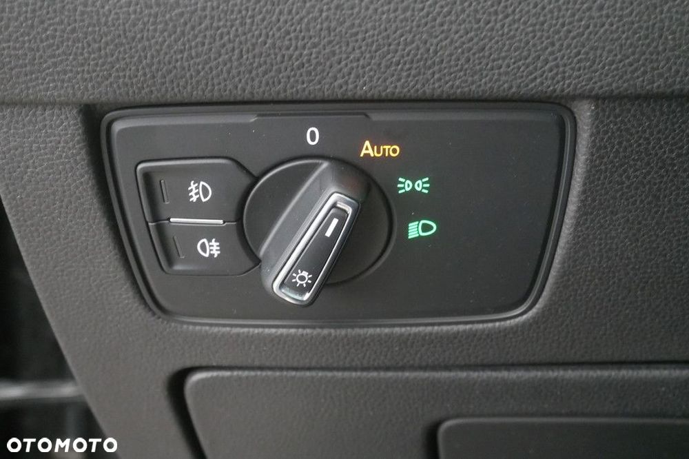 Volkswagen Passat Variant 2.0 TSI Elegance DSG - 32