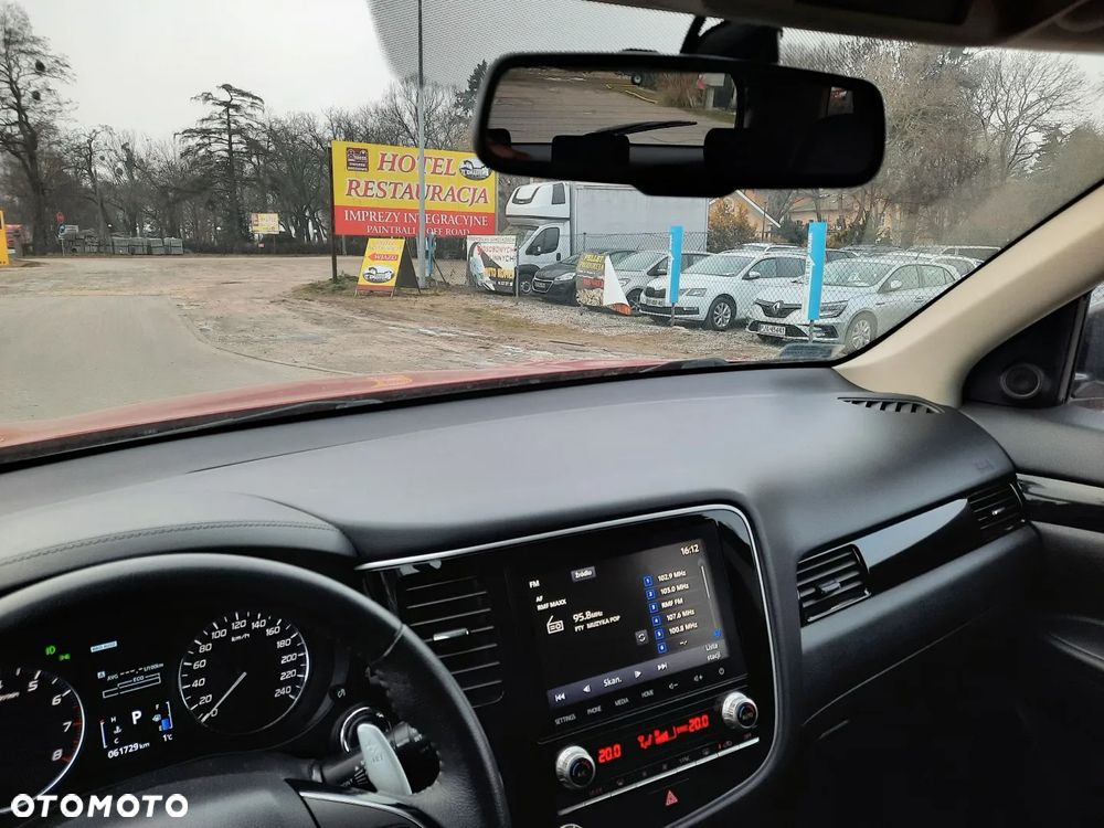 Mitsubishi Outlander 2.0 Intense Comfort 4WD CVT - 30