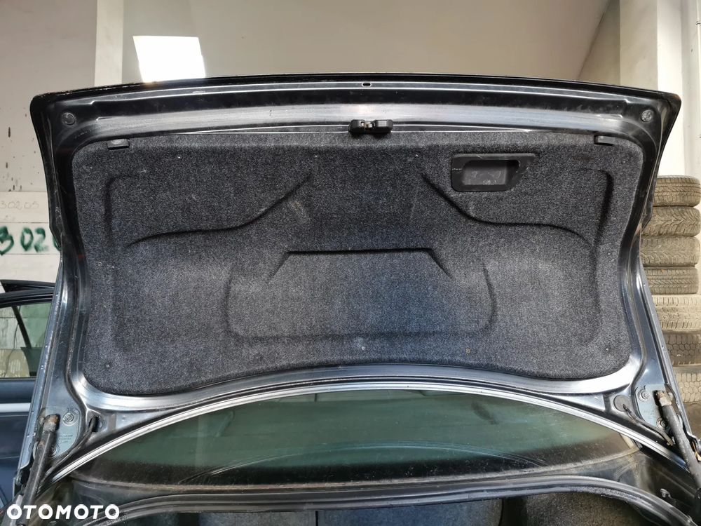Klapa bagażnika Audi A4 B5 - 2