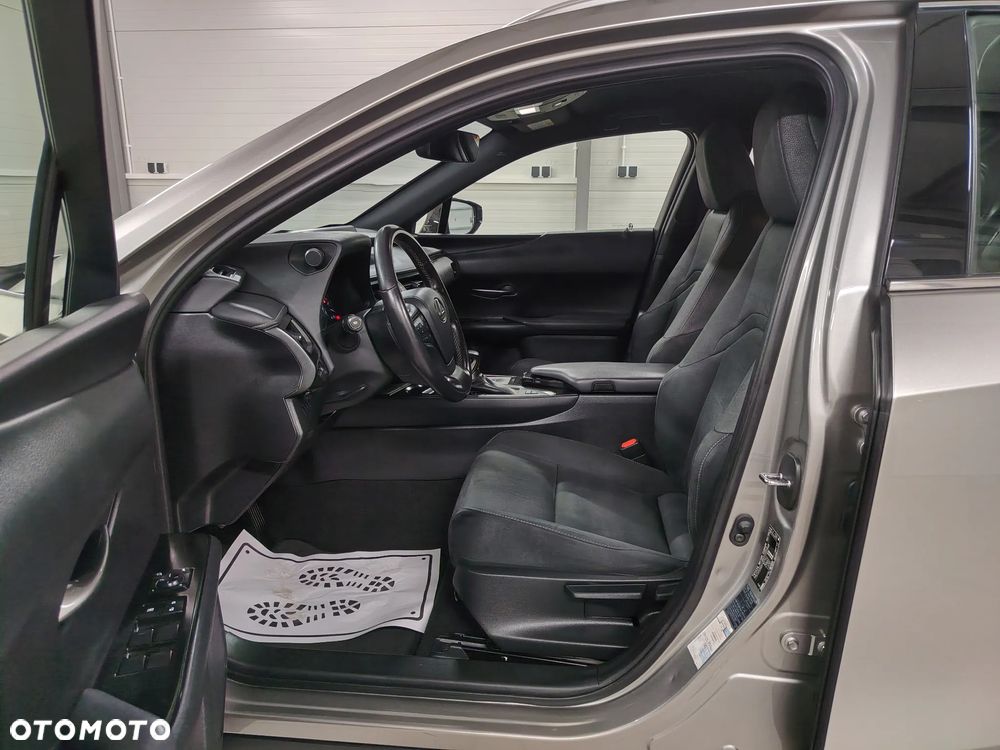 Lexus UX 250h Elegance 2WD - 19