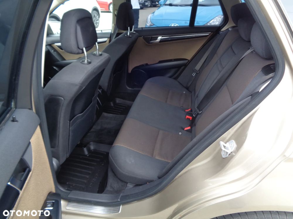 Mercedes-Benz Klasa C 200 CDI DPF Automatik Elegance - 13